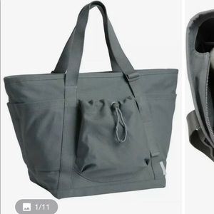 ATHLETA LARGE TOTE BAG / GYM BAG / TRAVEL BAG